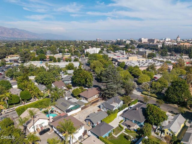 79 W Villa Street, Pasadena, CA 91103