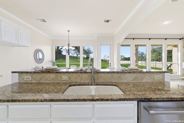 411 Pueblo Pintado, Helotes, TX 78023