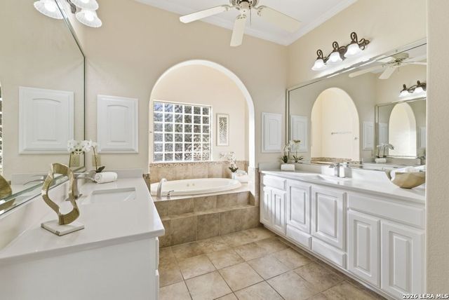 411 Pueblo Pintado, Helotes, TX 78023