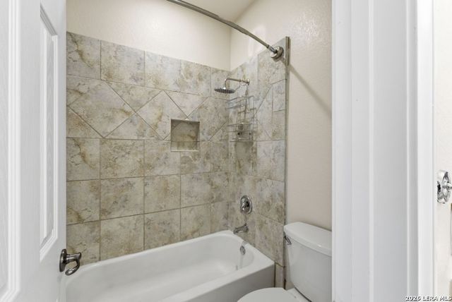 411 Pueblo Pintado, Helotes, TX 78023