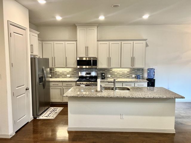 4408 Meadow Hawk Drive, Arlington, TX 76005