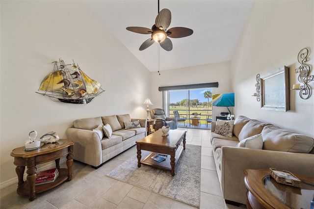 758 VILLAGE CIRCLE 207, Venice, FL 34292