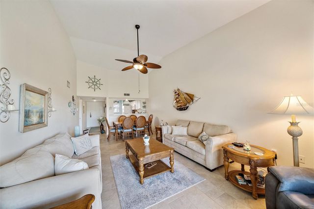 758 VILLAGE CIRCLE 207, Venice, FL 34292