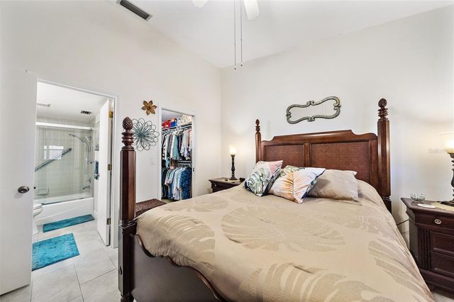 758 VILLAGE CIRCLE 207, Venice, FL 34292