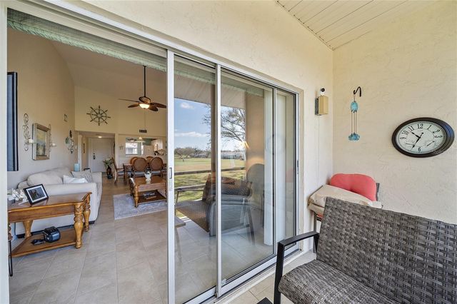 758 VILLAGE CIRCLE 207, Venice, FL 34292