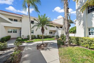 758 VILLAGE CIRCLE 207, Venice, FL 34292