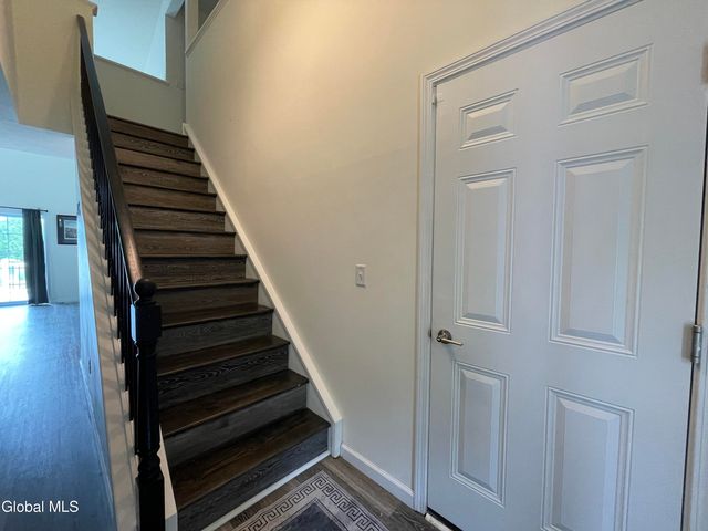 36 Chip Shot Way, Halfmoon, NY 12118