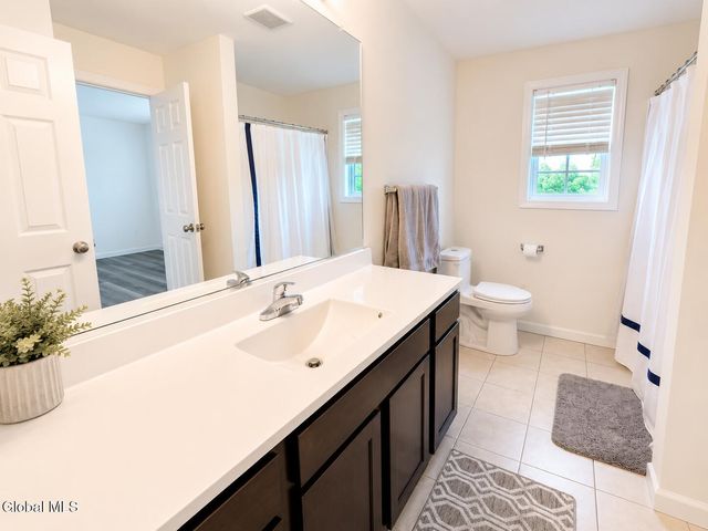 36 Chip Shot Way, Halfmoon, NY 12118