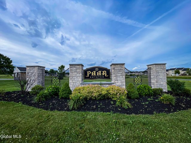 36 Chip Shot Way, Halfmoon, NY 12118