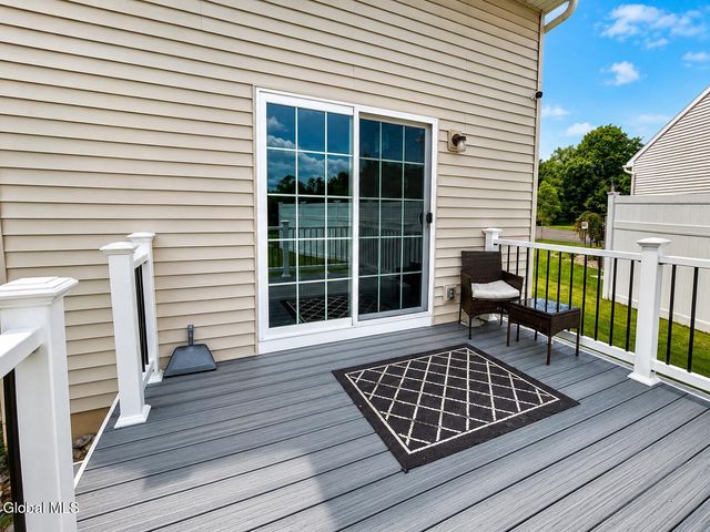 36 Chip Shot Way, Halfmoon, NY 12118