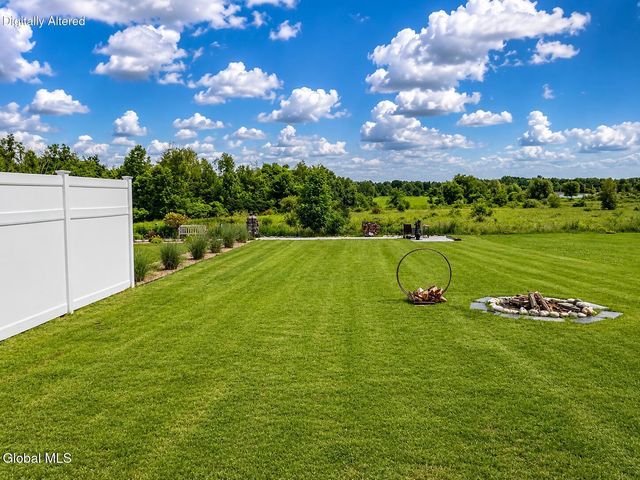 36 Chip Shot Way, Halfmoon, NY 12118