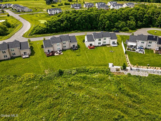 36 Chip Shot Way, Halfmoon, NY 12118