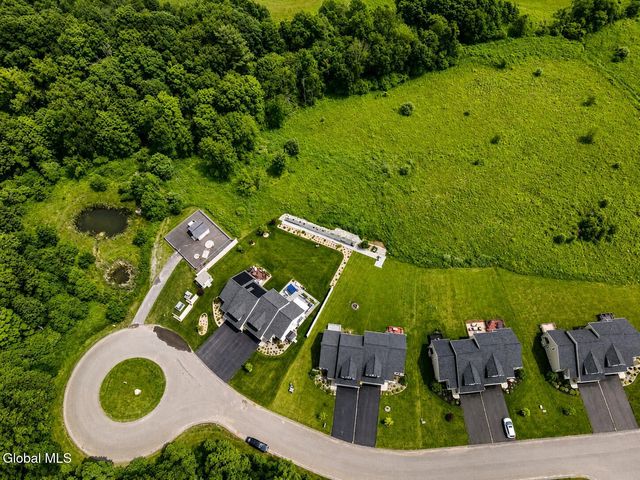 36 Chip Shot Way, Halfmoon, NY 12118