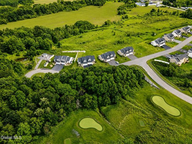 36 Chip Shot Way, Halfmoon, NY 12118