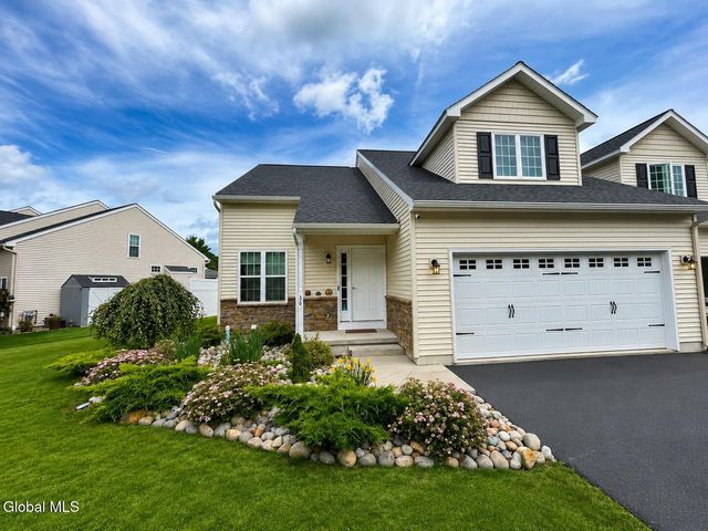 36 Chip Shot Way, Halfmoon, NY 12118