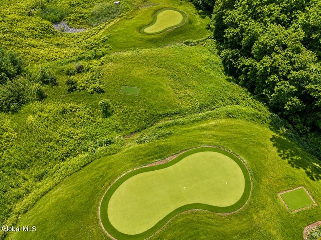 36 Chip Shot Way, Halfmoon, NY 12118