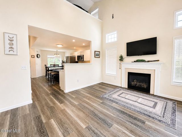 36 Chip Shot Way, Halfmoon, NY 12118