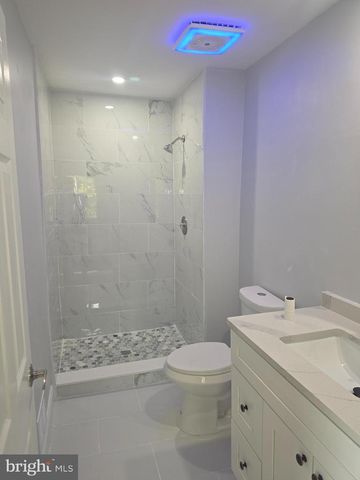 6 MULBERRY CT, Hamilton, NJ 08619