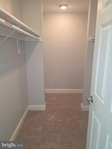 6 MULBERRY CT, Hamilton, NJ 08619