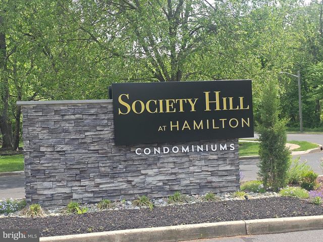 6 MULBERRY CT, Hamilton, NJ 08619