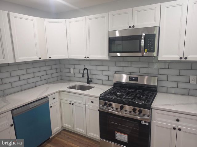 6 MULBERRY CT, Hamilton, NJ 08619