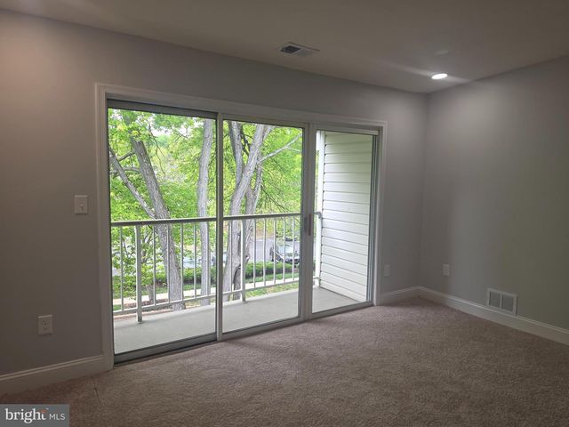 6 MULBERRY CT, Hamilton, NJ 08619