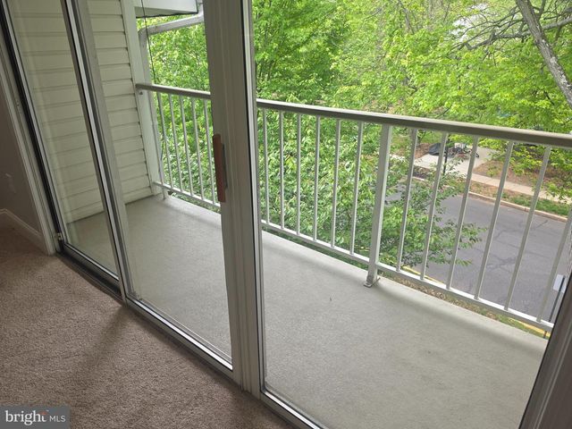 6 MULBERRY CT, Hamilton, NJ 08619