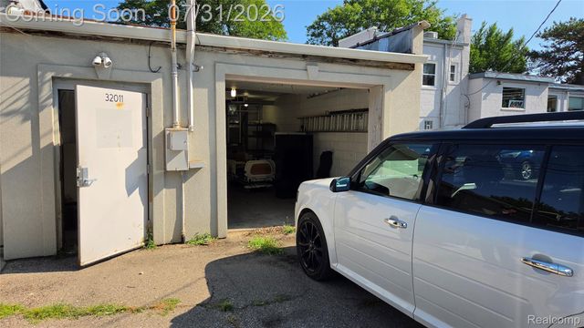 32011 Plymouth Road, Livonia, MI 48150