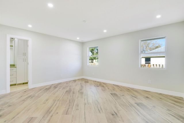 5273 SE Tall Pines Way, Stuart, FL 34997