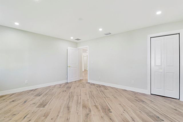 5273 SE Tall Pines Way, Stuart, FL 34997