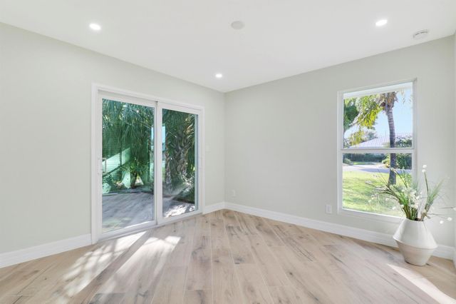 5273 SE Tall Pines Way, Stuart, FL 34997
