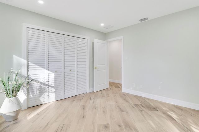5273 SE Tall Pines Way, Stuart, FL 34997