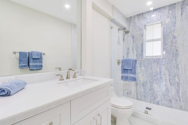 5273 SE Tall Pines Way, Stuart, FL 34997