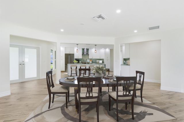 5273 SE Tall Pines Way, Stuart, FL 34997