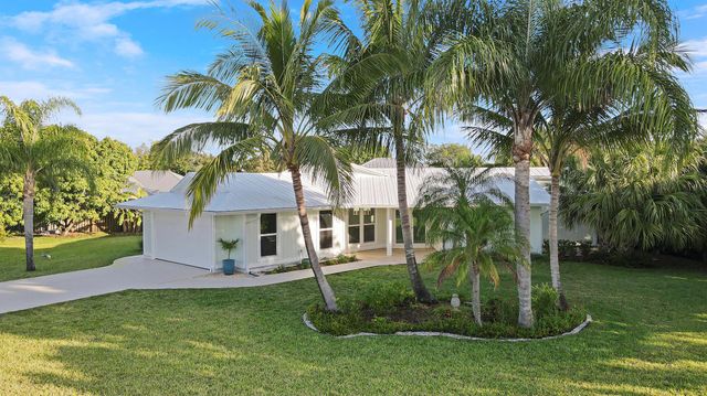 5273 SE Tall Pines Way, Stuart, FL 34997