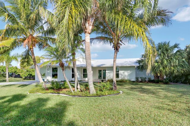 5273 SE Tall Pines Way, Stuart, FL 34997