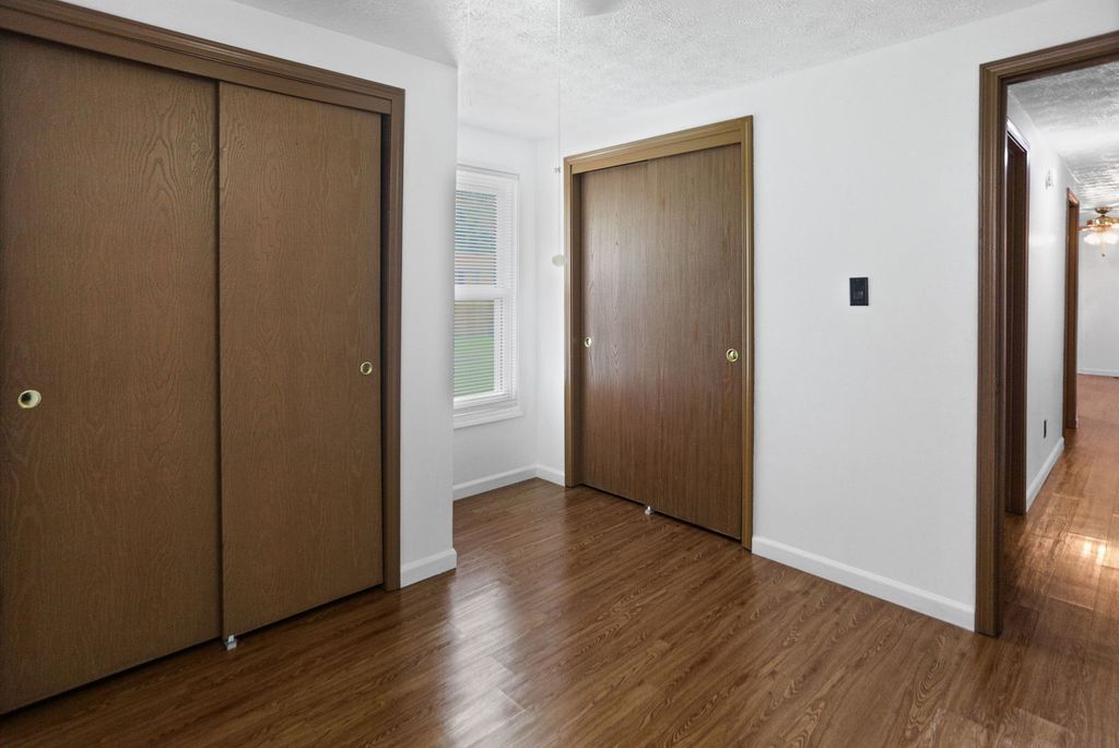 Image 14 of property listing at 529 Marquis Avenue, Centralia, IL 62801