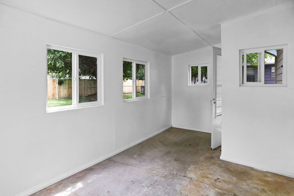 Image 20 of property listing at 529 Marquis Avenue, Centralia, IL 62801