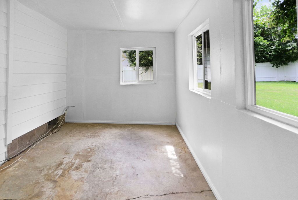 Image 21 of property listing at 529 Marquis Avenue, Centralia, IL 62801
