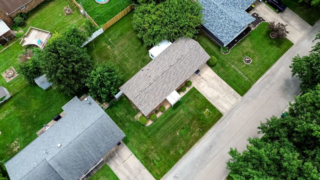 Image 22 of property listing at 529 Marquis Avenue, Centralia, IL 62801