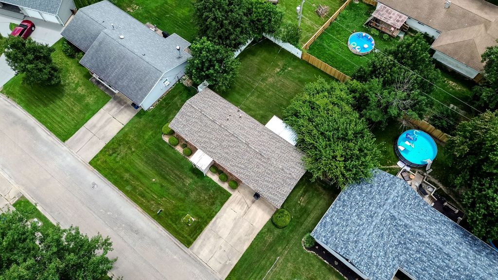 Image 24 of property listing at 529 Marquis Avenue, Centralia, IL 62801
