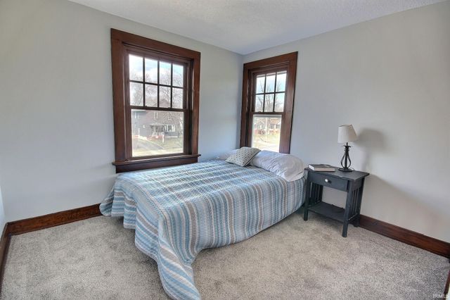 129 N Seminole Circle, Fort Wayne, IN 46807