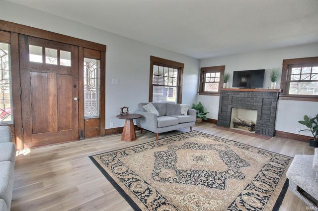 129 N Seminole Circle, Fort Wayne, IN 46807