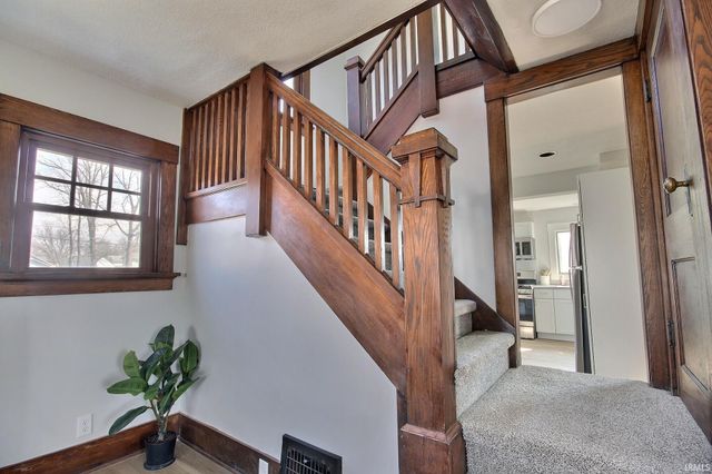 129 N Seminole Circle, Fort Wayne, IN 46807