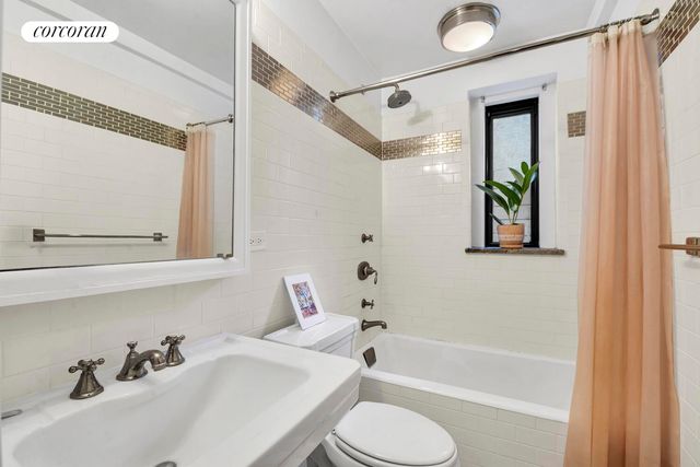 255 Cabrini Blvd Apt 1F, New York City, NY 10040