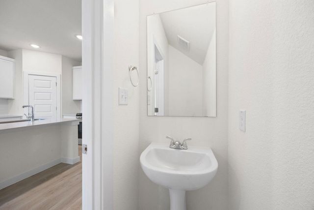 109 Mandeville DR, Hutto, TX 78621