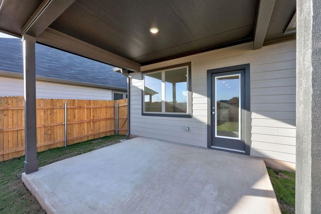 109 Mandeville DR, Hutto, TX 78621