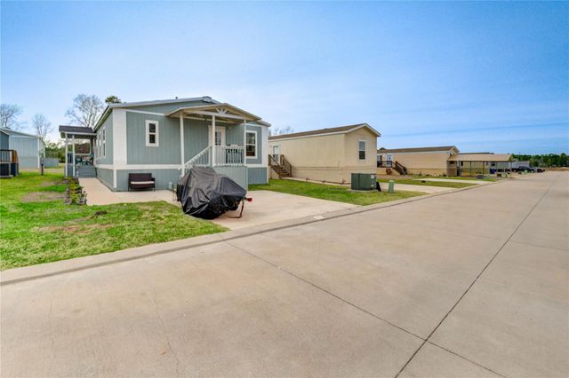 17338 Fm 1097 40, Montgomery, TX 77356