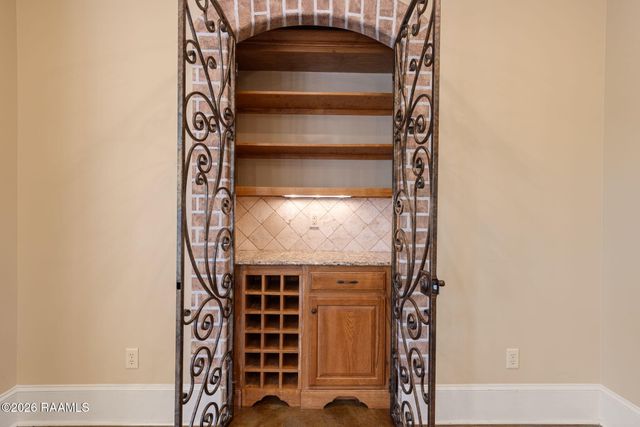 105 Shinnecock Hills Drive, Broussard, LA 70518