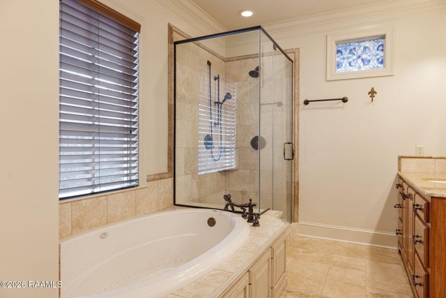 105 Shinnecock Hills Drive, Broussard, LA 70518